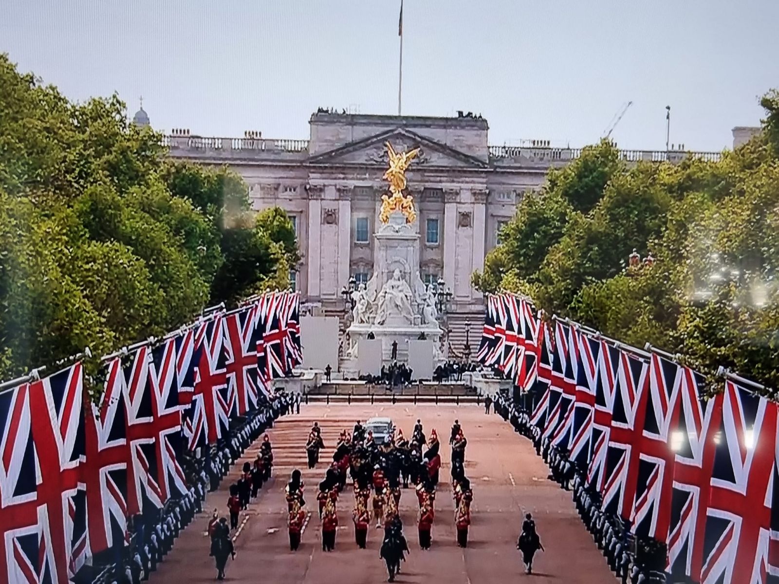 Her final journey from Buckingham Palace to Westminster