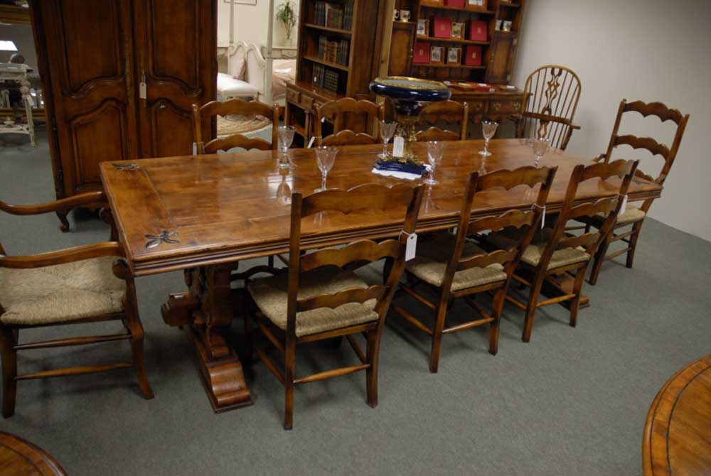 https://canonburyantiques.com/s/dining-tables/refectory-tables/1/