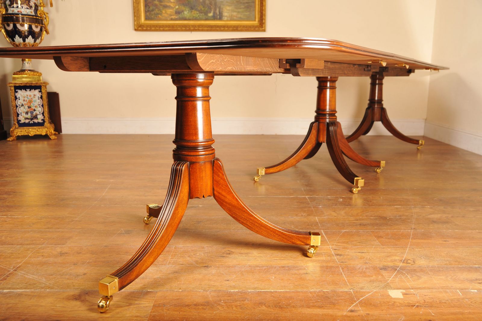 Regency Dining Table with splayed feet 
