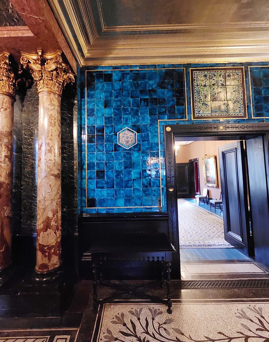 A dazzling interplay of colours and materials in Leighton House