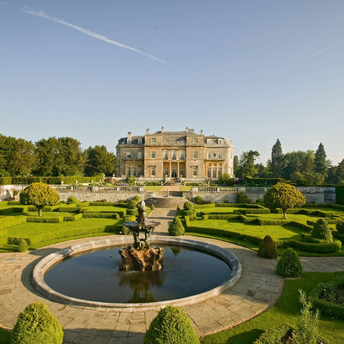 Luton Hoo - 25 minutes from Canonbury Antiques