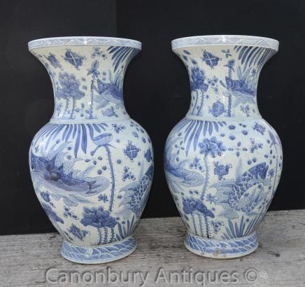 Pair Chinese Kangxi Blue and White Porcelain Bulbous Vases Urns 