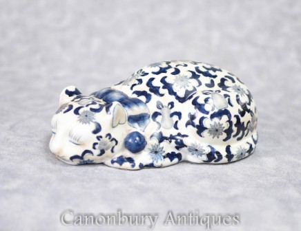 Chinese Blue and White Porcelain Ming Cat
