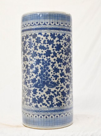 Chinese Blue and White Porcelain Urn - Ming Floral Umbrella Stand