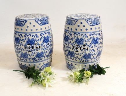 Chinese Porcelain Stool Blue and White Nanking China Urn