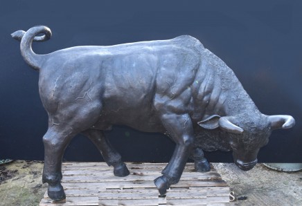 Giant Bronze Bull Statue - Bullock Garden Animals