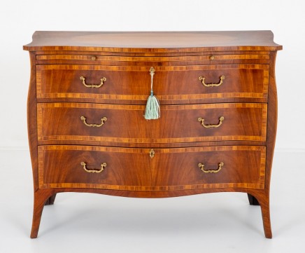 Hepplewhite Commode Bow Front Chest of Drawers Mahogany