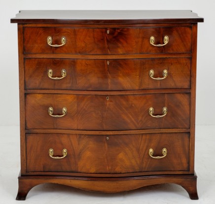 Victorian Chest of Drawers Serpentine Mahogany 1900